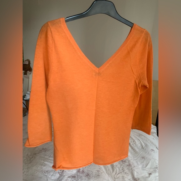 100% Cashmere Orange 🍊 V-neck top - New Scotland- size S - Picture 6 of 6